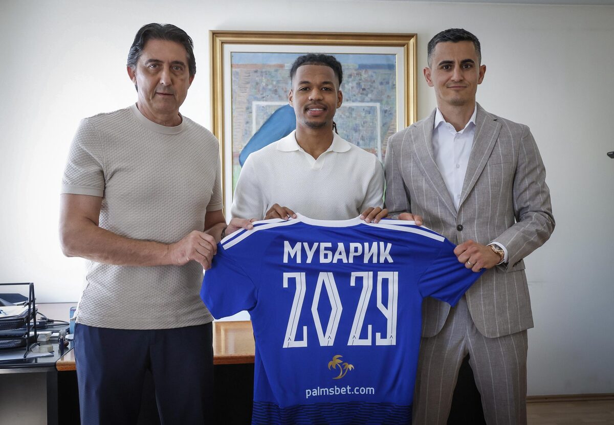 Левски подписа с Мехди Мубарик