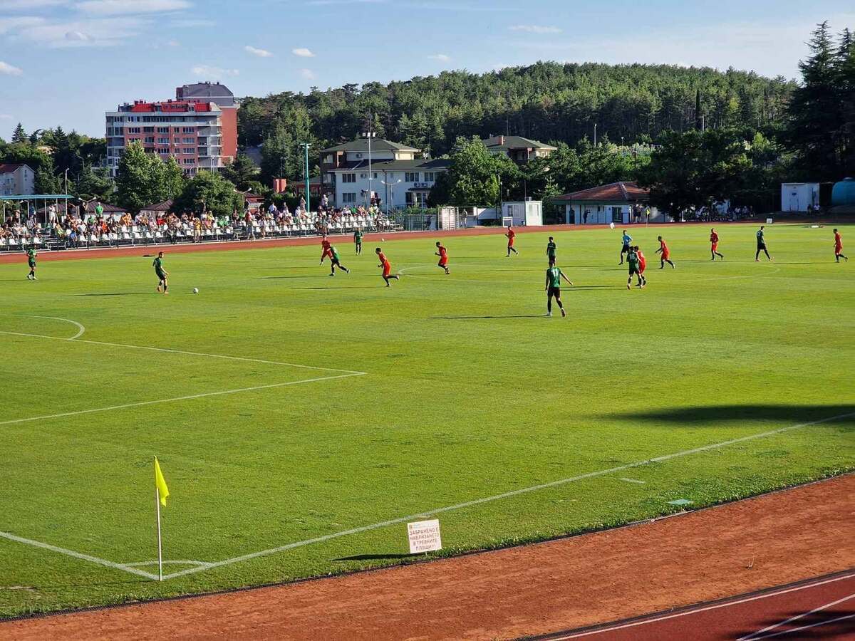 Берое и Загорец не си вкараха в последната проверка на заралии