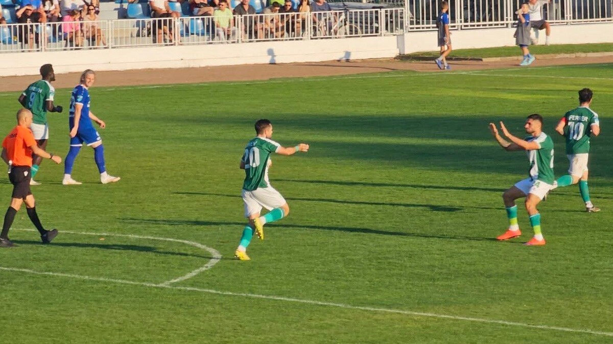 Берое се върна от 1:3, но загуби седемголова драма в Несебър