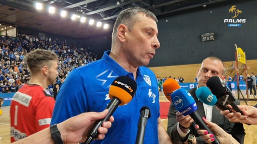 Щастливият наставник Николай Желязков след постигнатия требъл с ВК Левски
