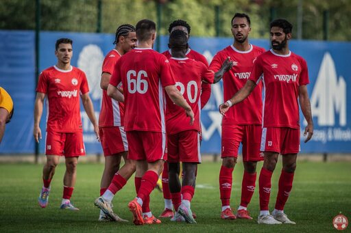 Основни футболисти на Апоел Беер Шева на линия за Левски