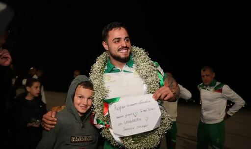 Насар вече е на родна земя: Не се разколебах и за момент, искам да печеля още медали