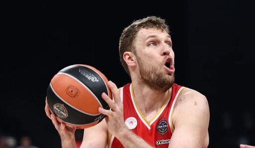 Везенков с ключова роля за обрат на Олимпиакос в Евролигата