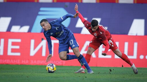 Акрам Бурас с най-висока оценка за Левски в дербито, Марин Петков на обратния полюс