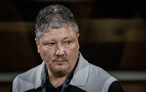 Любо Пенев похвали Левски и Хулио Веласкес