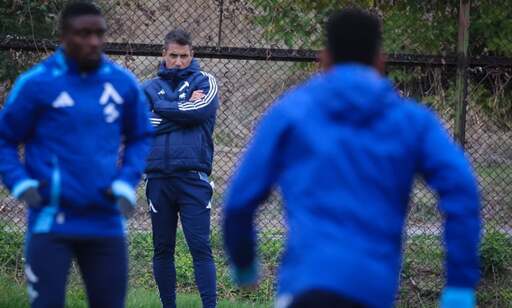 Веласкес затваря следващите две тренировки на Левски