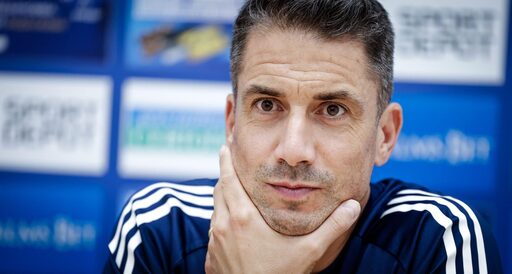 Веласкес с пресконференция преди мача със Славия