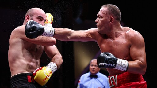 Проява на уважение между Пулев и Гасиев след мача им снощи