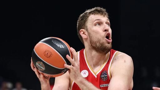 Везенков поведе Олимпиакос към разгром над последния за край на лошата серия