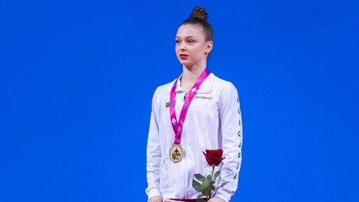 БФХГ с празнична честитка за рожденичката Маги Вълкова