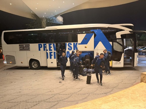 Брандиран автобус с топ удобства ще превозва Левски по време на лагера в Турция