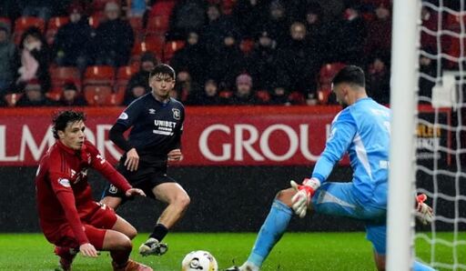 Силни изяви на Митов не спасиха Абърдийн срещу Рейнджърс