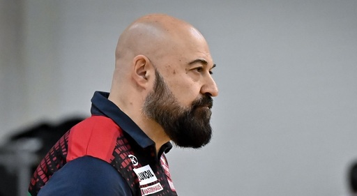 Нефтохимик се раздели с Кадеду след загубата от Левски