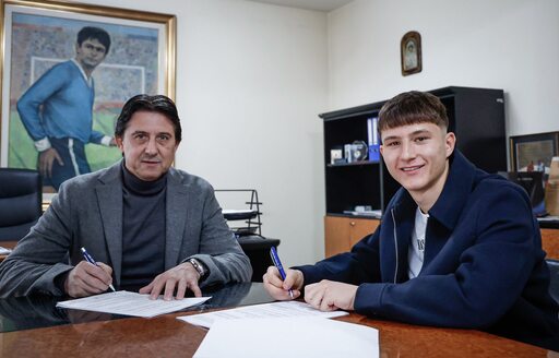 Иво Мотев подписа професионален договор с Левски