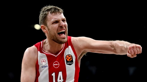 Везенков с ключова роля за успех на Олимпиакос над Барселона