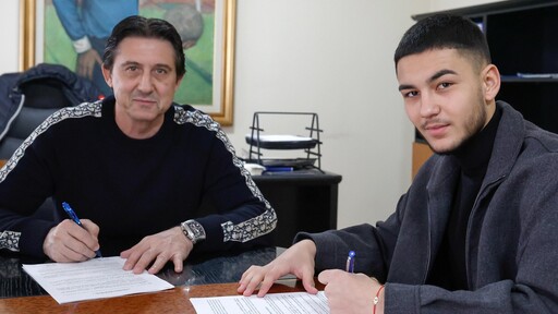 Талантлив голмайстор от Академия Левски подписа професионален договор със "сините"