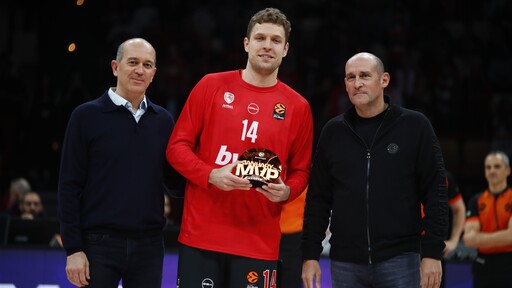 Везенков взе приза за MVP и вкара 20 на Болоня