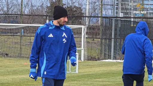 Левски тренира насред студа без Макун