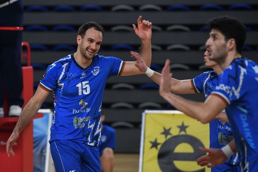 ВК Левски с празнична честитка за рожденика Юли Вайзиг