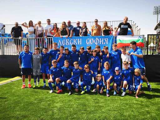 Левски похвали тима до 13 год. за успеха в Дубай