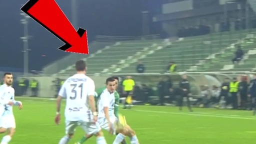 От БФС: Има игра с ръка на Бурас, както и червен картон за Переа