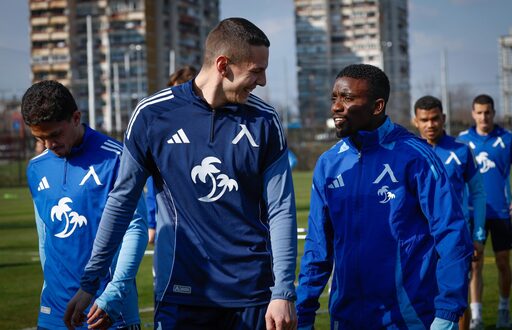 Левски със закрита тренировка в събота