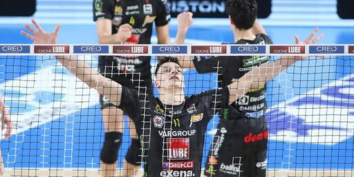 Алекс Николов MVP за февруари в Италия