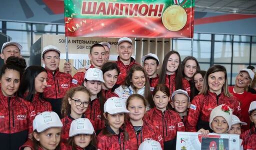 Лора Христова на родна земя: Виждайки децата, осъзнавам какво съм направила