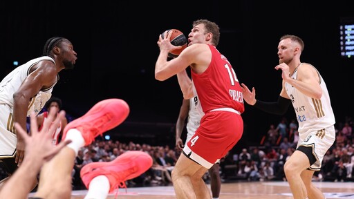 Везенков с 23 точки отвя АСВЕЛ и прати Олимпиакос на върха в Евролигата