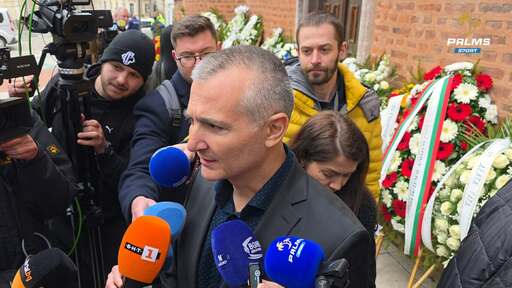 Министър Димитър Илиев след поклонението пред Борислав Михайлов