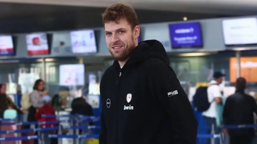 Везенков преди мача на родна земя: Чувствам се малко странно