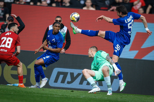 Макун: Остават ни шест финала