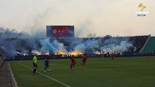 Пирошоуто на феновете на Левски по време на дербито с ЦСКА