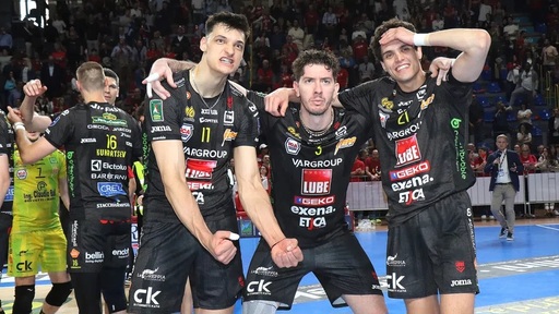 Алекс Николов и Лубе на финал в Италия