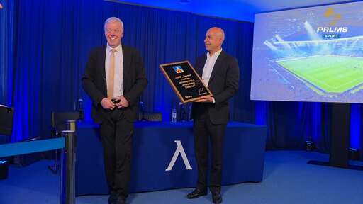 Наско Сираков със специален подарък за Атанас Бостанджиев