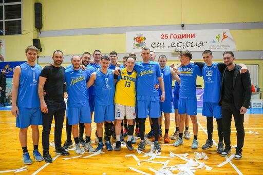 Кош в последната секунда за Левски и много емоции покрай последния мач на големия Асен Великов