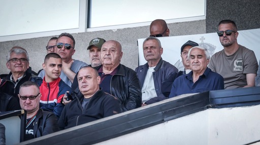 Венци Стефанов продава Славия?