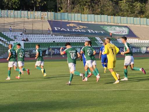 Берое търси първи точки като гост срещу летящия високо Етър