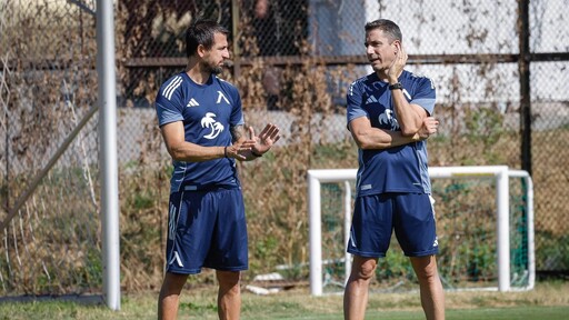 22 футболисти селектира Веласкес за визитата на "Колежа"