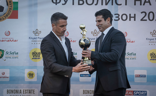 Хулио Веласкес след наградата за треньор №1: Най-важен е отборът